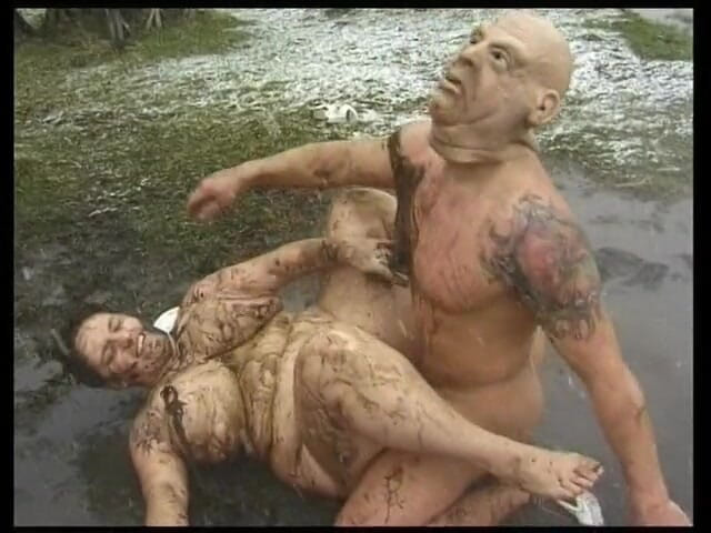Horny Two really wet MILFs: BBW gets rougly fucked in the mudd