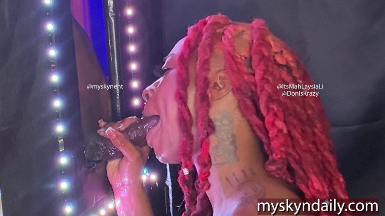 MySkyn Entertainment: La capra gola prende un grosso cazzo nero