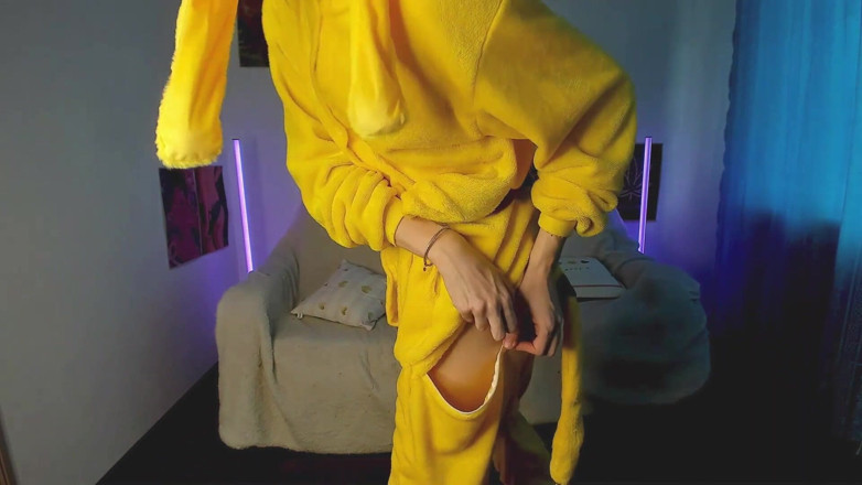 Skinny_lady69: Joc cu costume suculent