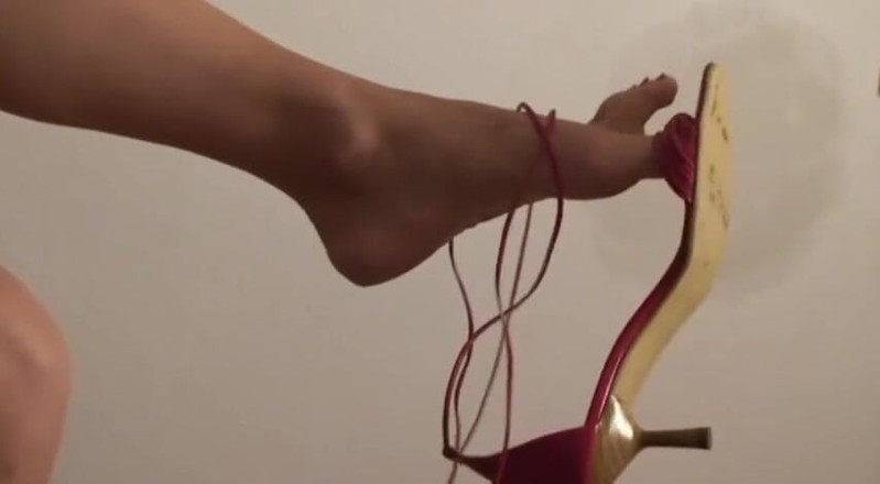 Foot Girls: 빨고 따먹히는 빨간 젖탱이