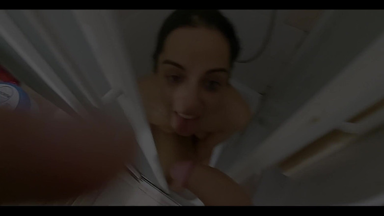 Only Maya: Lo succhio nella doccia