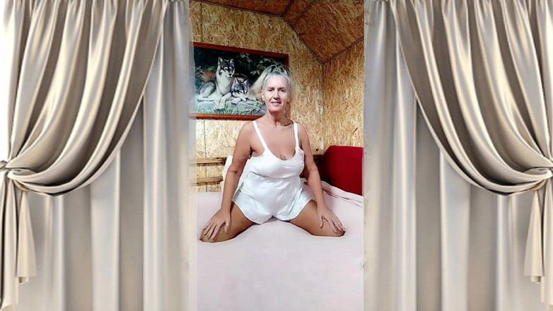 Lukerya: 주부의 새로운 날과 부엌에서 뜨거운 자위