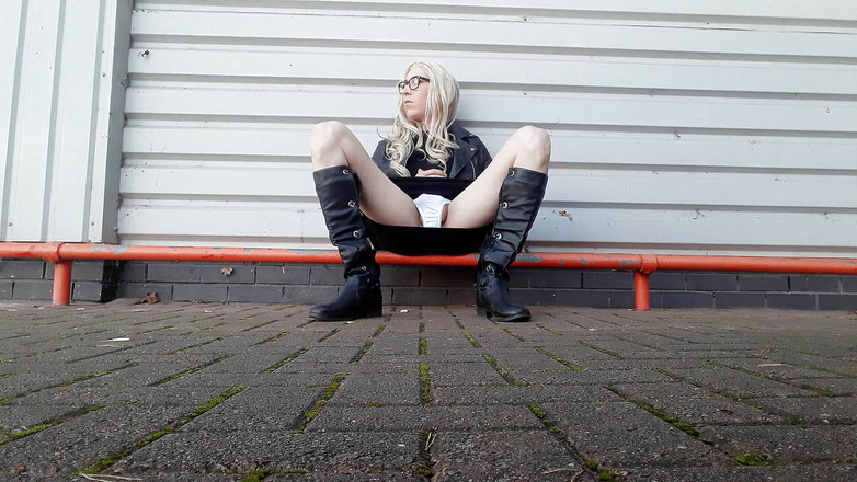 The Midnight Minx: Themidnightminxニッカーフラッシング