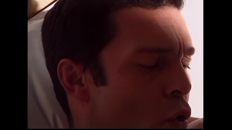 Shemale Vintage MegaStore: Travesti dotado se folla a través de una fiesta