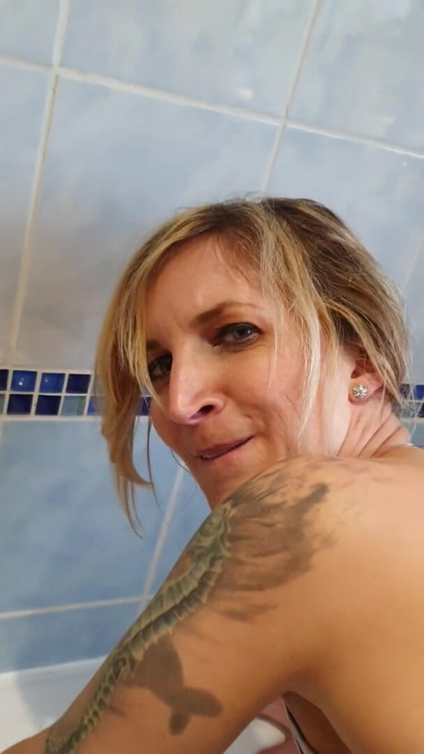 Serenexx: Sunt toate unse cu ulei și futute în cur până la orgasm