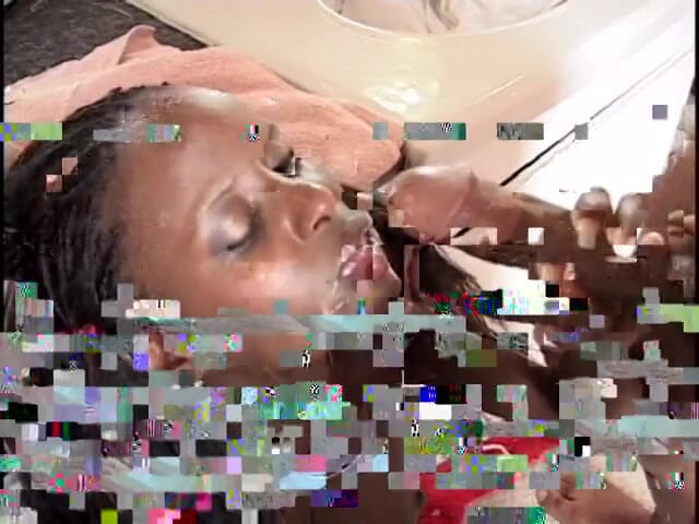 Best Butts: Zenci çiftin plaj macerası
