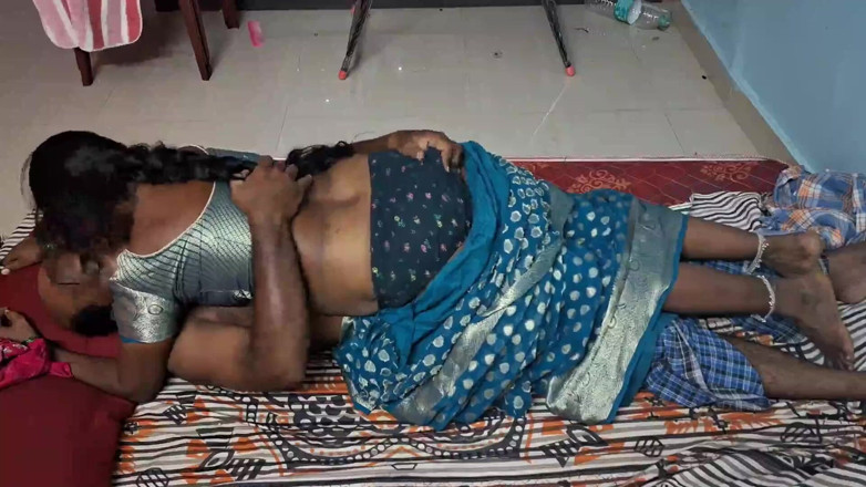 Desi palace: Volwassen tijd Desi dorpsvrouw seks met haar man