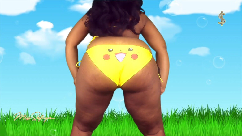 Miss-Safiya: Lắc lư trong bộ bikini Pikachu của tôi
