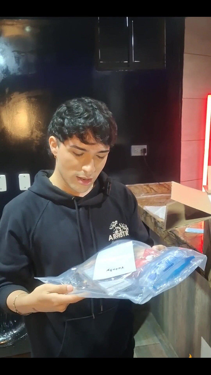 Diego latinboy: Unboxing Yeloly Toys