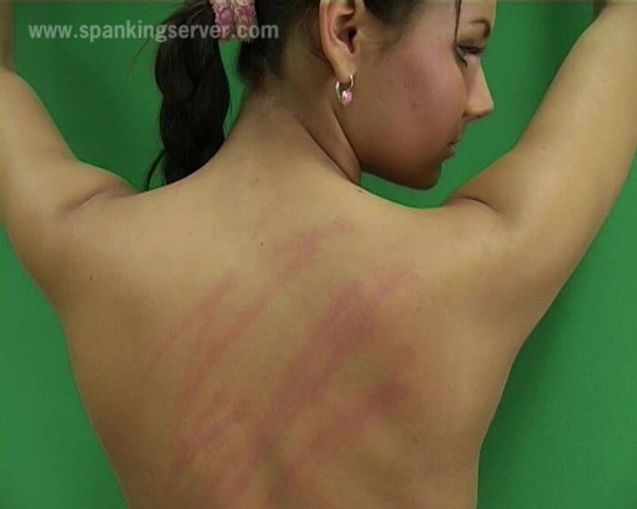 Spanking Server: Nataly Bare Back Whip Classic08224