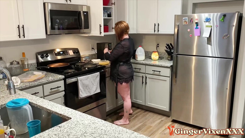 GingerVixen.XXX: Goedemorgen, het ontbijt wordt geserveerd