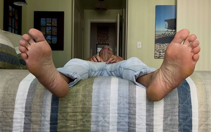 Barefoot Blake: Disfruta mis pies mientras me masturbo