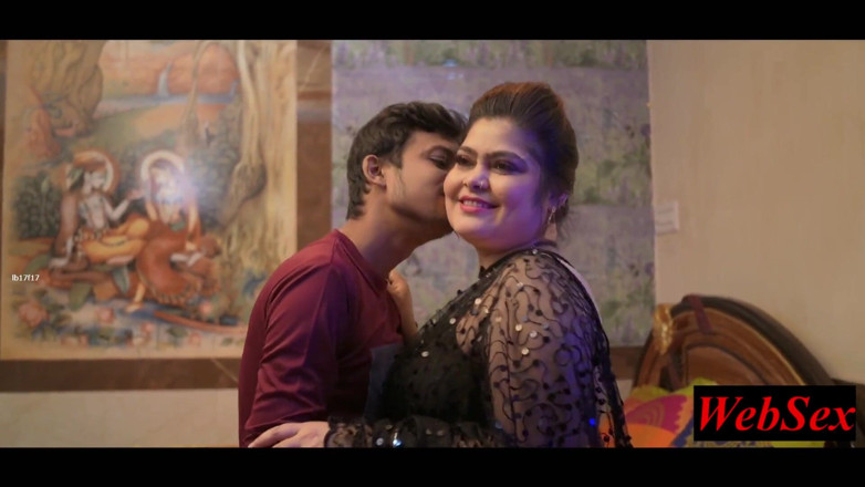 WebSex Premium: सुंदर अमीर पत्नी शादी की सालगिरह के दिन धोखा सेक्स