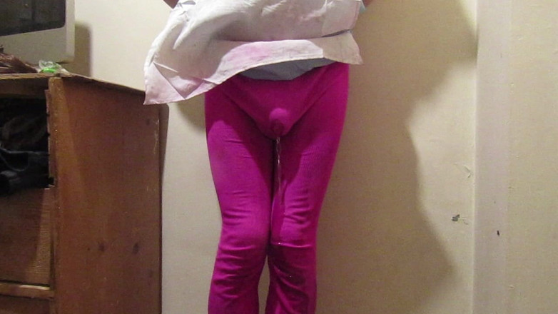 Lilly Disgrace: 把我的裤子撒尿一整周