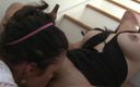 DARVASEX: Dröm Lesbos scen-1 vackra brunetter knullar varandra i trappan
