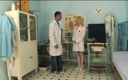 Vintage megastore: Doctor analiza su enfermera y paciente