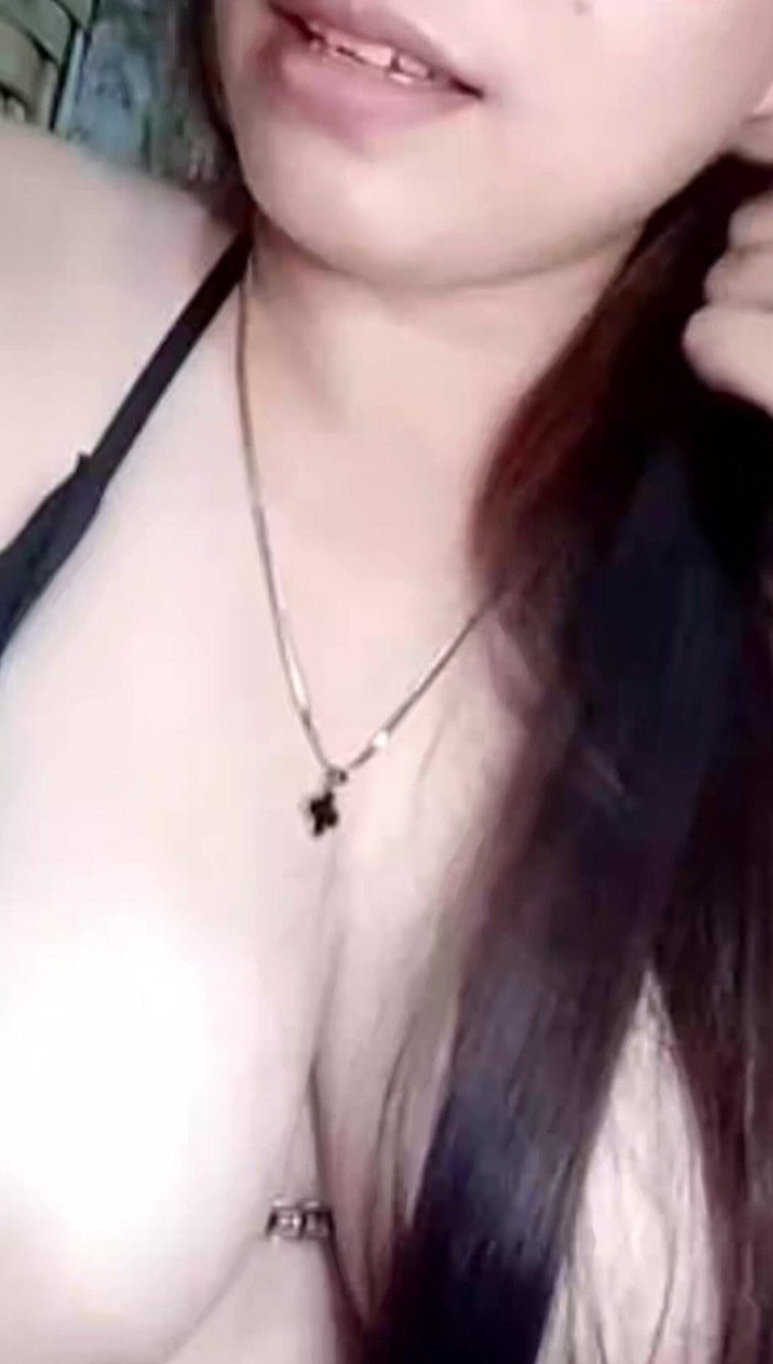 Carol Rayos De Guzman: Una teen asiatica arrapata succhia il sesso