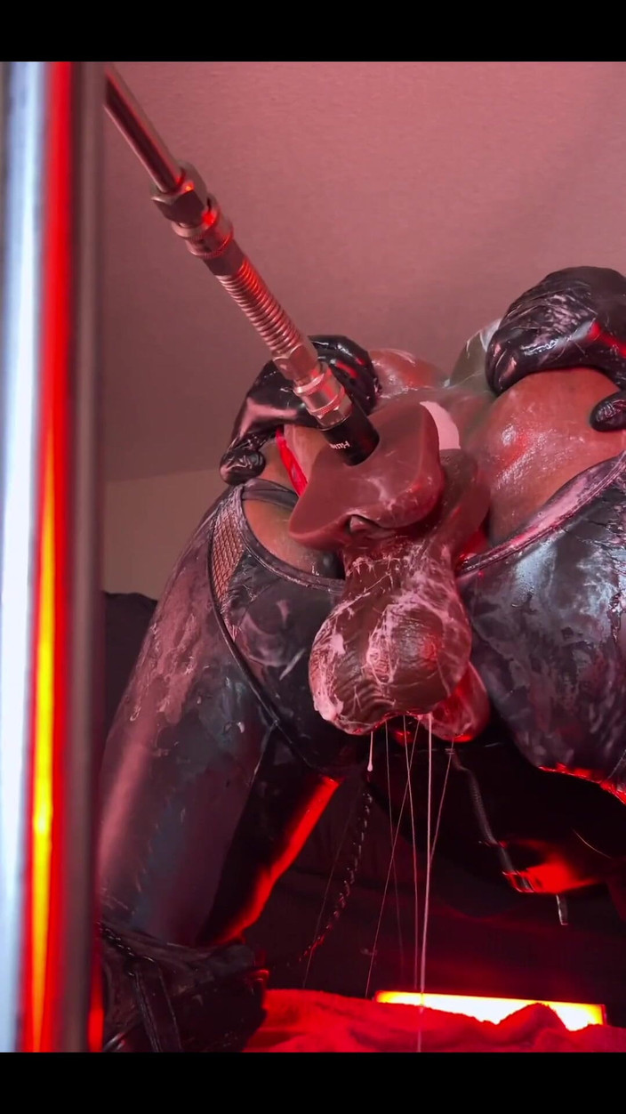 DipsoDeep: Intensiver sahniger fick auf der hinternmaschine - klaffende und furzende knackarsch