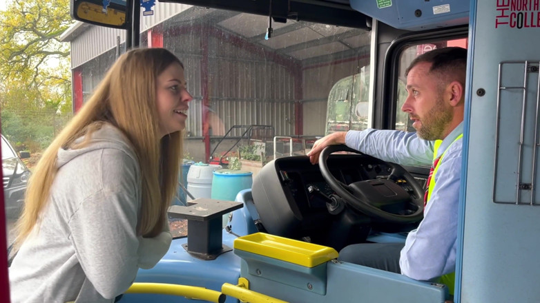 Emojizz: Lucky Bus Driver