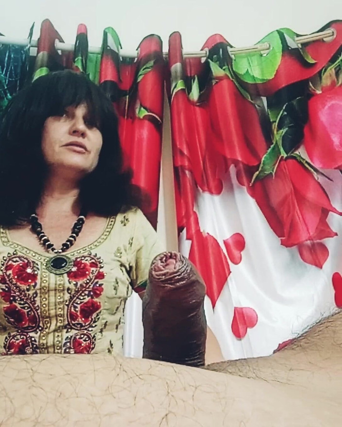 Bolly Karma: 像一个有趣的事件一样吮吸我