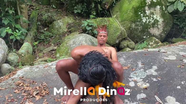 Mirella Diniz: Зустріч у лісі