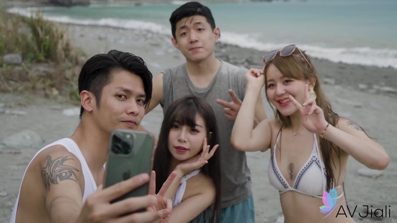 AV Jiali: CCCと彼女の恋人はパーティーから逃げ出し、こっそりセックスに向かう