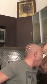 Brunette geneukt