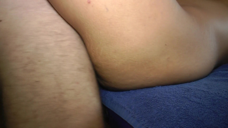 Gangbangclub-Bayern: Sexy brunette bende geneukt in haar natte poesje