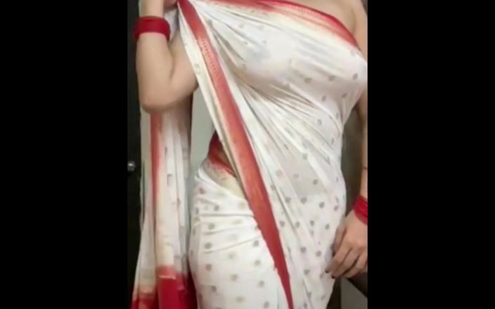 Telugu-fuckers: Desi geile Bhabhi naakt rug dansend