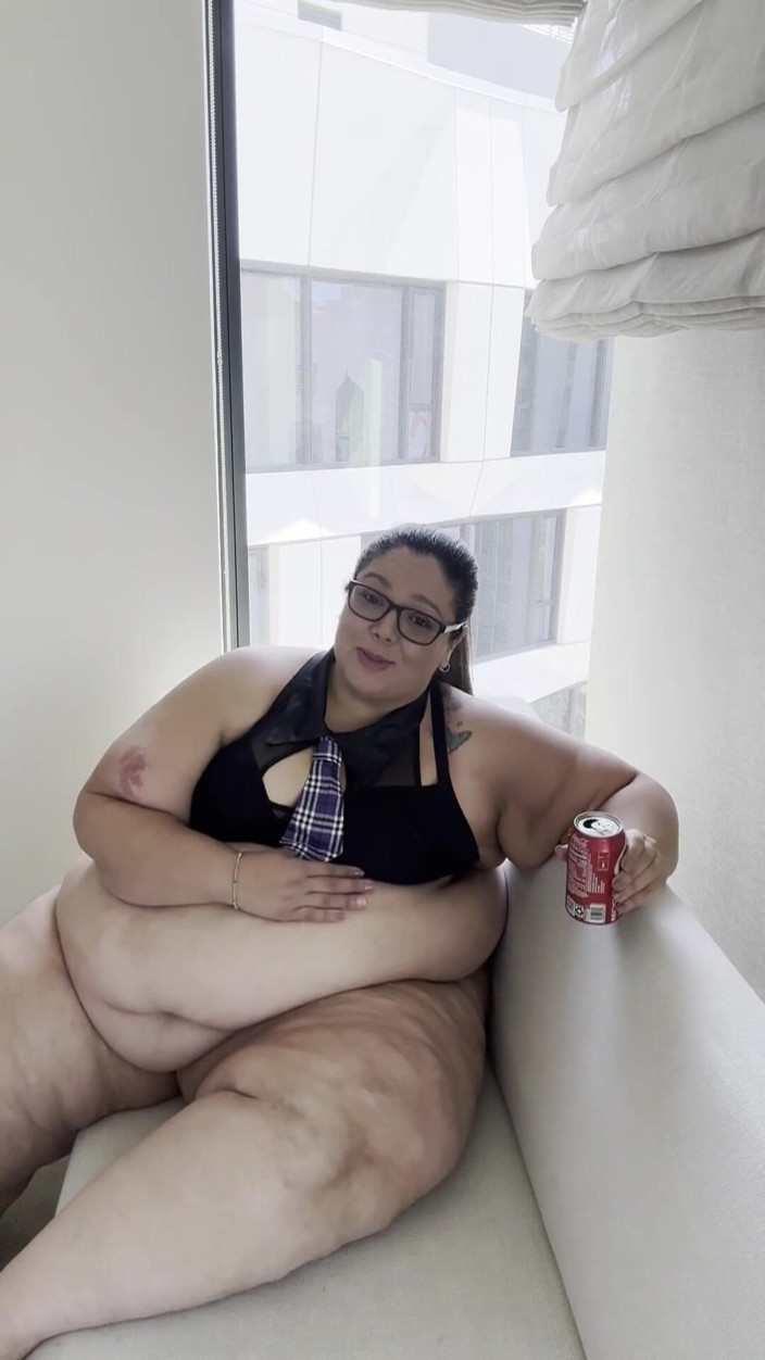 Plump Paradise: Montok Syurga: Burp dan Chat