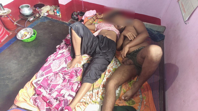 Sobha rani: 德西女孩视频硬浪漫印度女孩