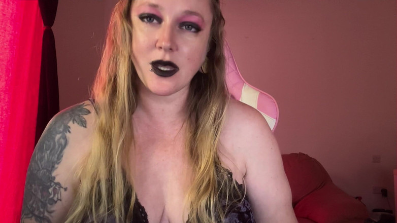 Kisicaxx: L'accordo satanico della ragazza gotica