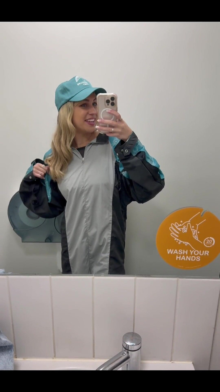 Tiffstreatsxoxo: Čůrání po lezení