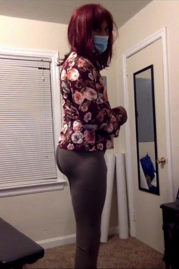 SweetcakesTee: SweetCakes at home in gray spandex