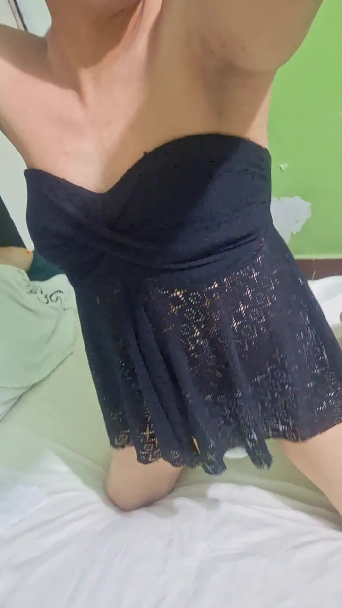 Natal_Boy: Nakonec si honím v mých sexy nových šatech