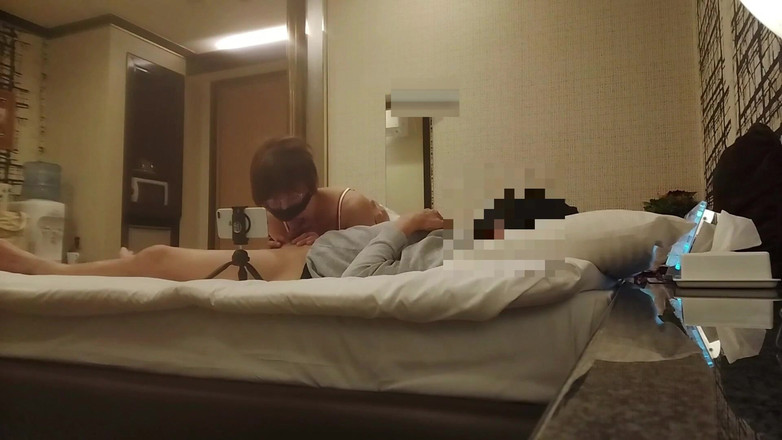 akeieroi: Pria paruh baya tenggelam dalam kesenangan sambil merekam diri mereka...