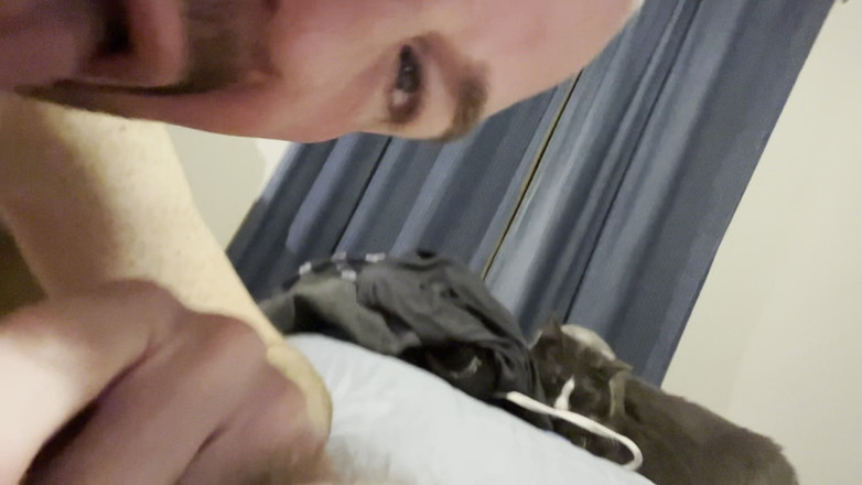 Tyler8: 吮吸我的鸡巴男孩