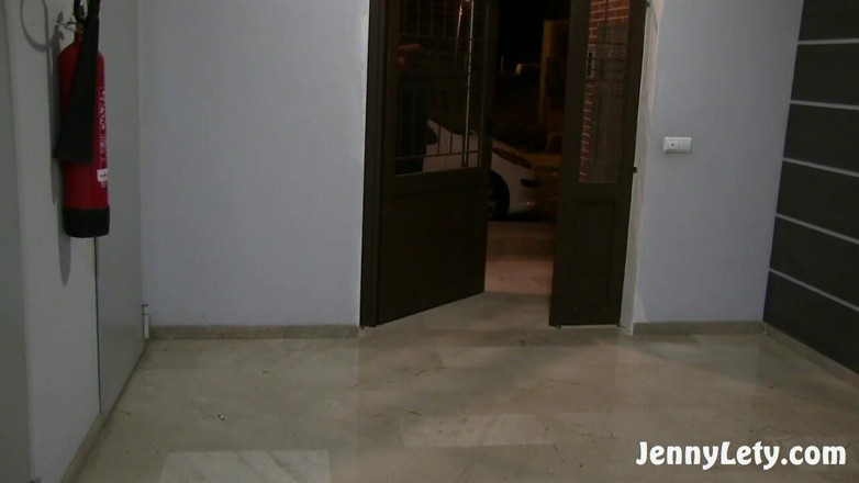 Jenny Lety: Naked in the elevator !