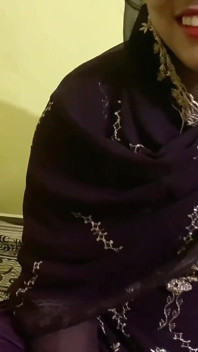 Bhabhi xinh đẹp & devar ji cả hai đã vào tâm trạng hứng tình trong cuộc trò chuyện thực sự tự quay video Ấn Độ đầy đủ với âm thanh tiếng Hin-di