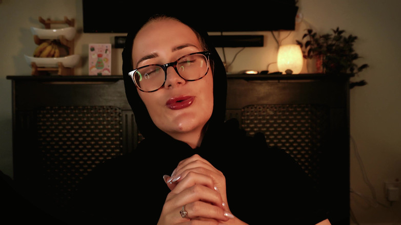 JessieHH: Con đĩ đội khăn trùm đầu bú cu bạn 4k