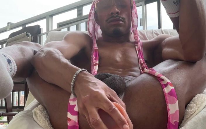 Prince-Cream: Pantat becek pakai dildo tebal di balkon