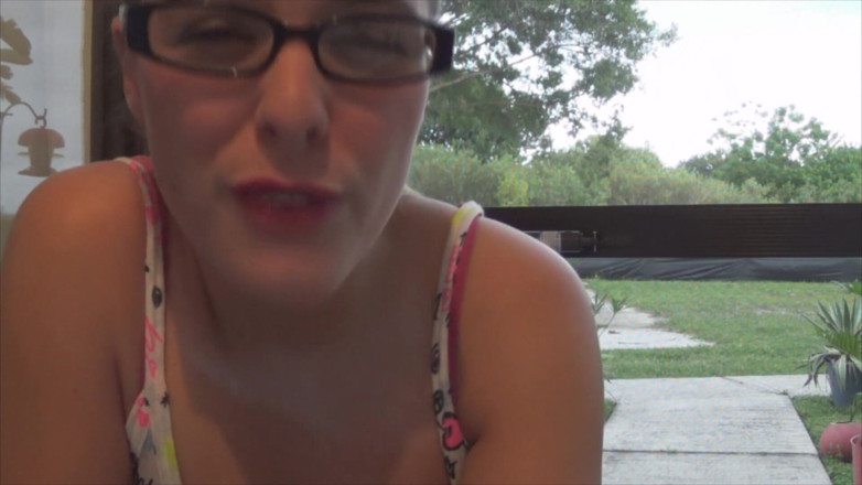 Tropical Lust: Kendra smoking JOI