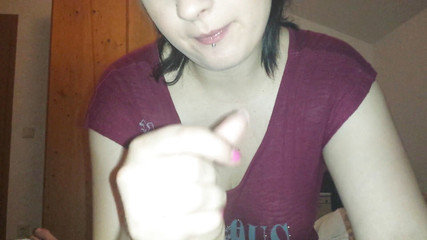 Caralia Deluxe: Dostávám sperma po celé ruce, zatímco honím svého přítele