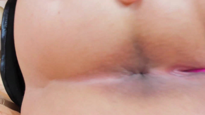 LACEYLOOXXX: Přistižen při čichání kalhotek sekretářky, teď lízej můj zadek Live Cam