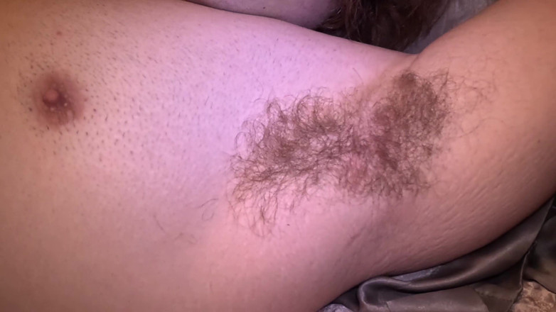 Mr Dimples: Wie wil er zich aftrekken terwijl je mijn harige oksels...