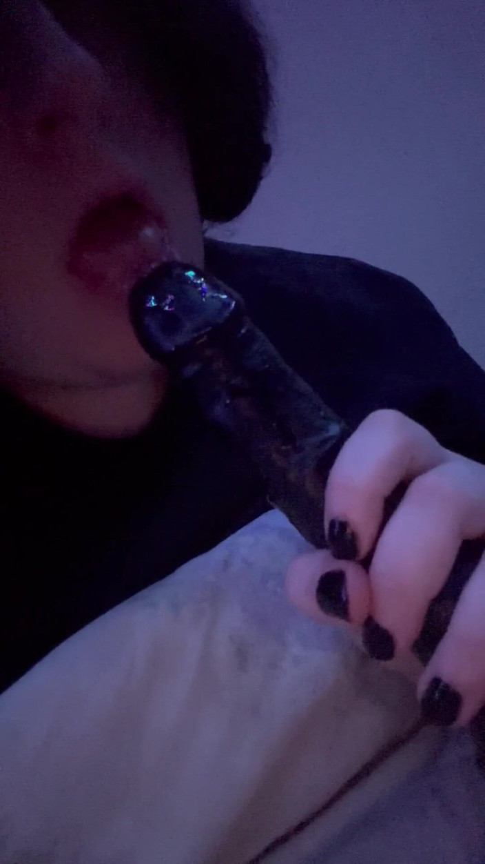 Sexualescape69: Menghisap Dildo Saya DapatNya Bagus Dan Basah