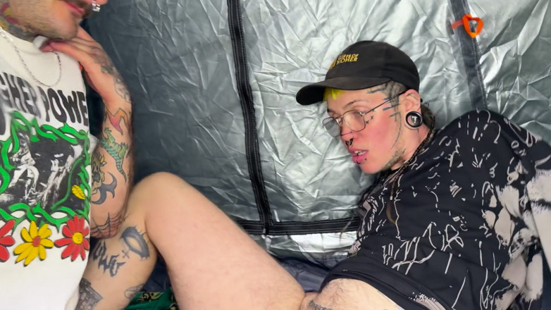 punkgoblin: T4t Wild Camping Hookup