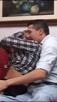 Itali panas kongkek gaya doggy: dua zakar keras besar untuk MILF jalang blonde