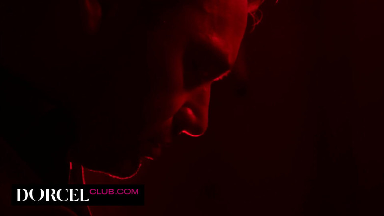 Dorcel Club: Club Doors'un Arkasında
