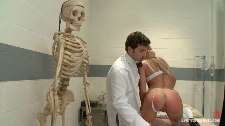 Everything Butt by Kink: Puttana medica